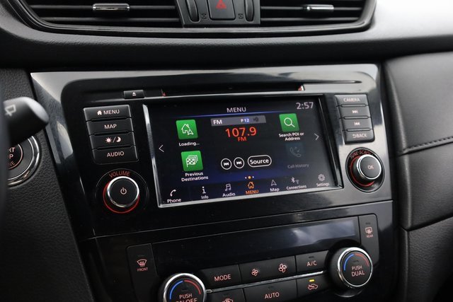 Used 2020 Nissan Rogue SV w/ Premium Package image 18