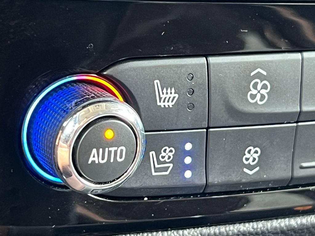 Used 2021 Buick Enclave Avenir w/ Avenir Technology Package AWD/4WD image 29