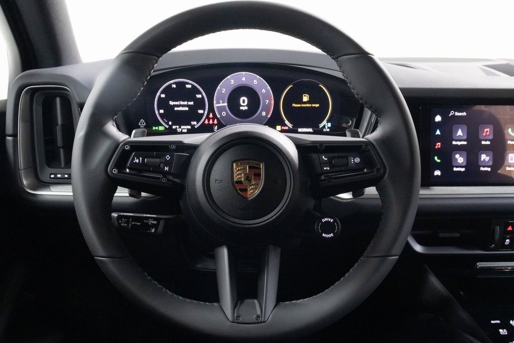 Used 2025 Porsche Cayenne image 14