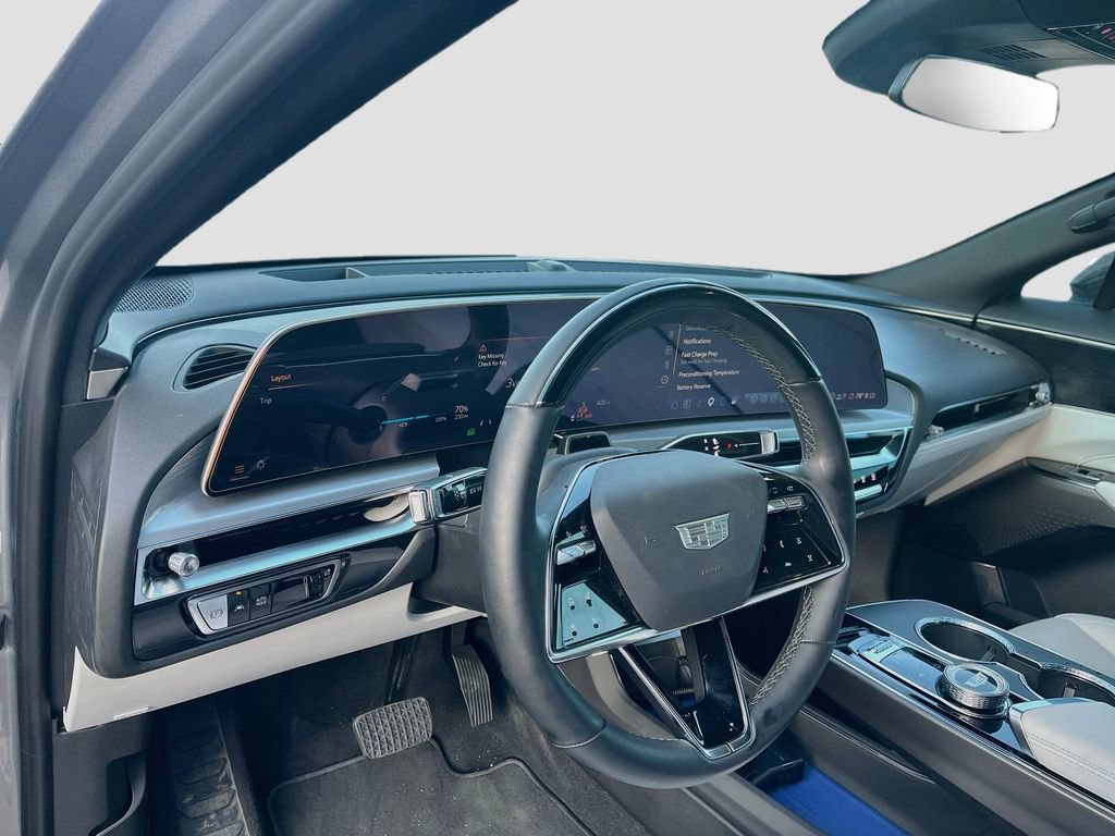 Used 2026 Cadillac Lyriq Luxury RWD image 9