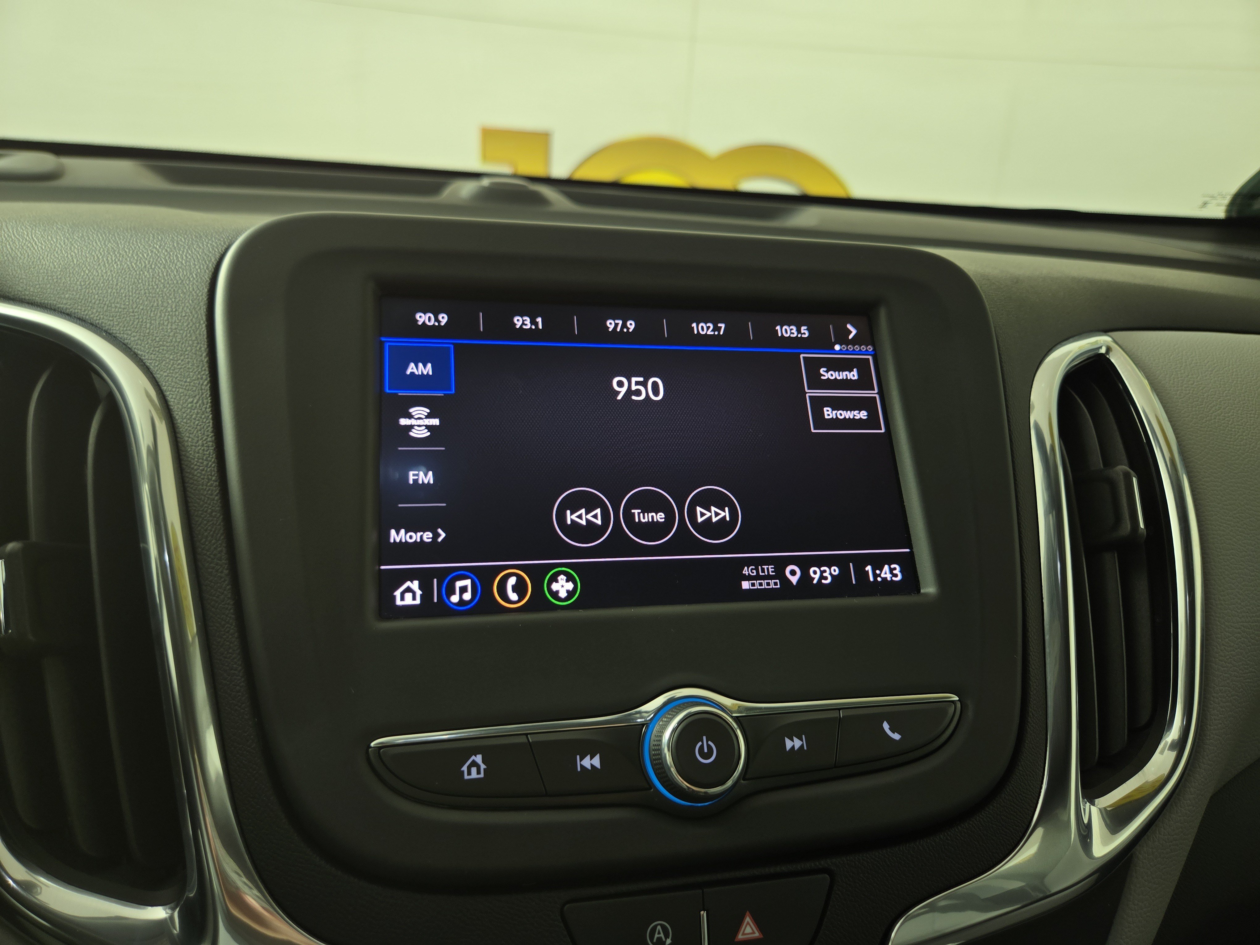 Certified 2024 Chevrolet Equinox LS w/ LS Convenience Package FWD image 19