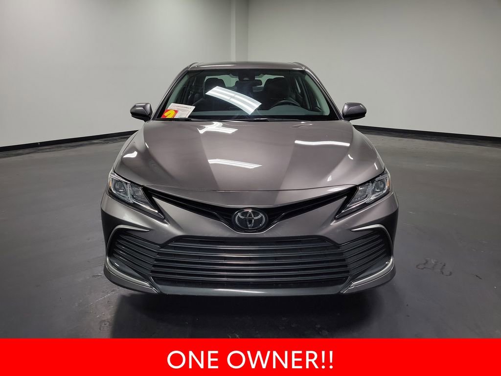 Used 2023 Toyota Camry LE image 3