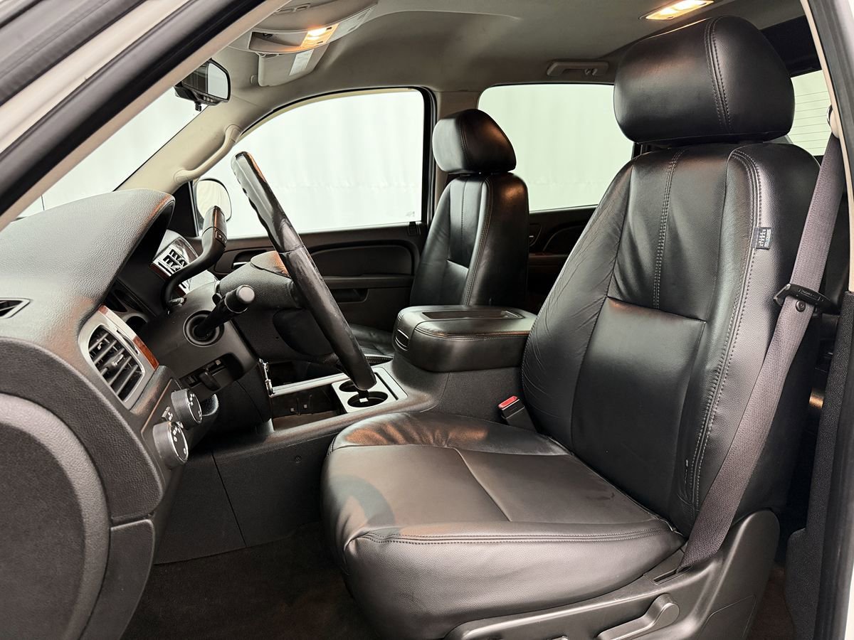 Used 2010 Chevrolet Avalanche LS w/ Interior Plus Package image 7