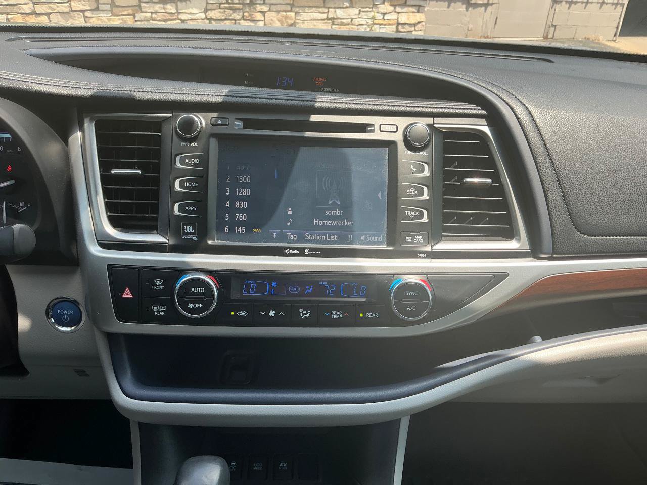 Used 2015 Toyota Highlander Limited w/ Driver Technology Package AWD/4WD image 25