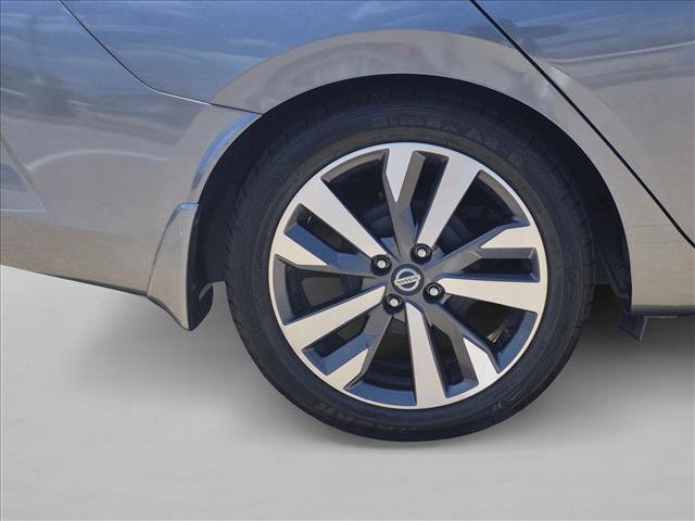Used 2020 Nissan Versa SR w/ Convenience Package FWD image 18