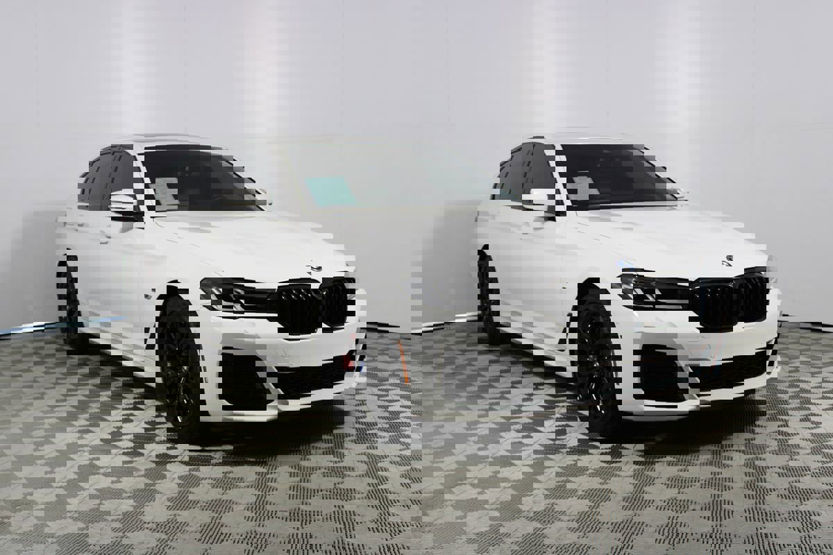 Used 2023 BMW 530e 530e w/ M Sport Package image 33