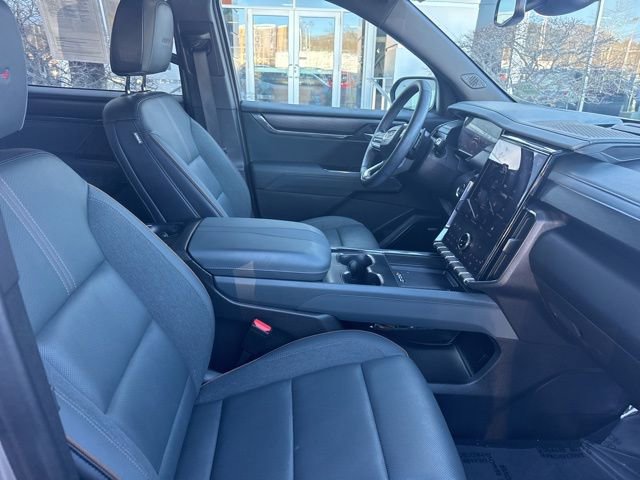 Used 2024 GMC Acadia AT4 w/ Luxury Package AWD/4WD image 34