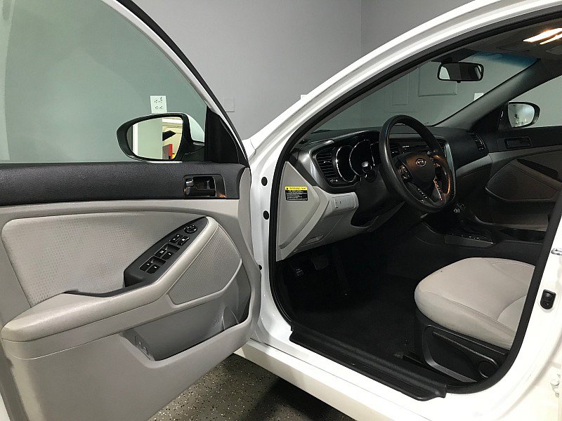 Used 2012 Kia Optima LX FWD image 9