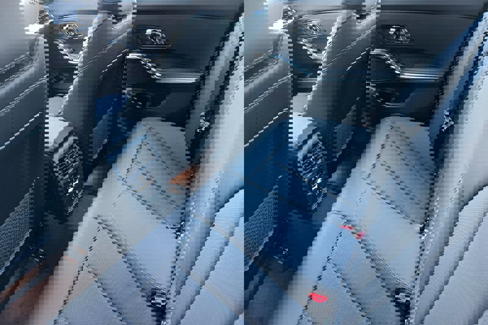 Used 2023 BMW M340i w/ Shadowloine Package image 5