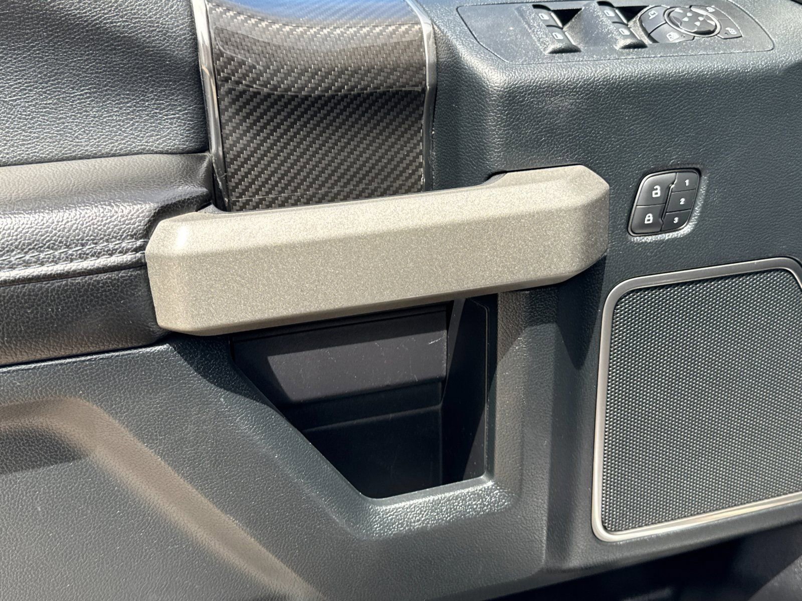 Used 2019 Ford F150 Raptor w/ Equipment Group 802A Luxury AWD/4WD image 12