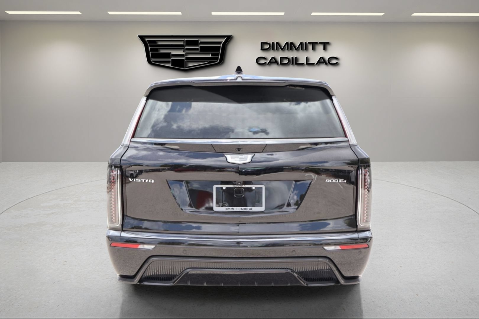 Certified 2026 Cadillac Vistiq Luxury w/ LPO, Floor Liner Package AWD/4WD image 6