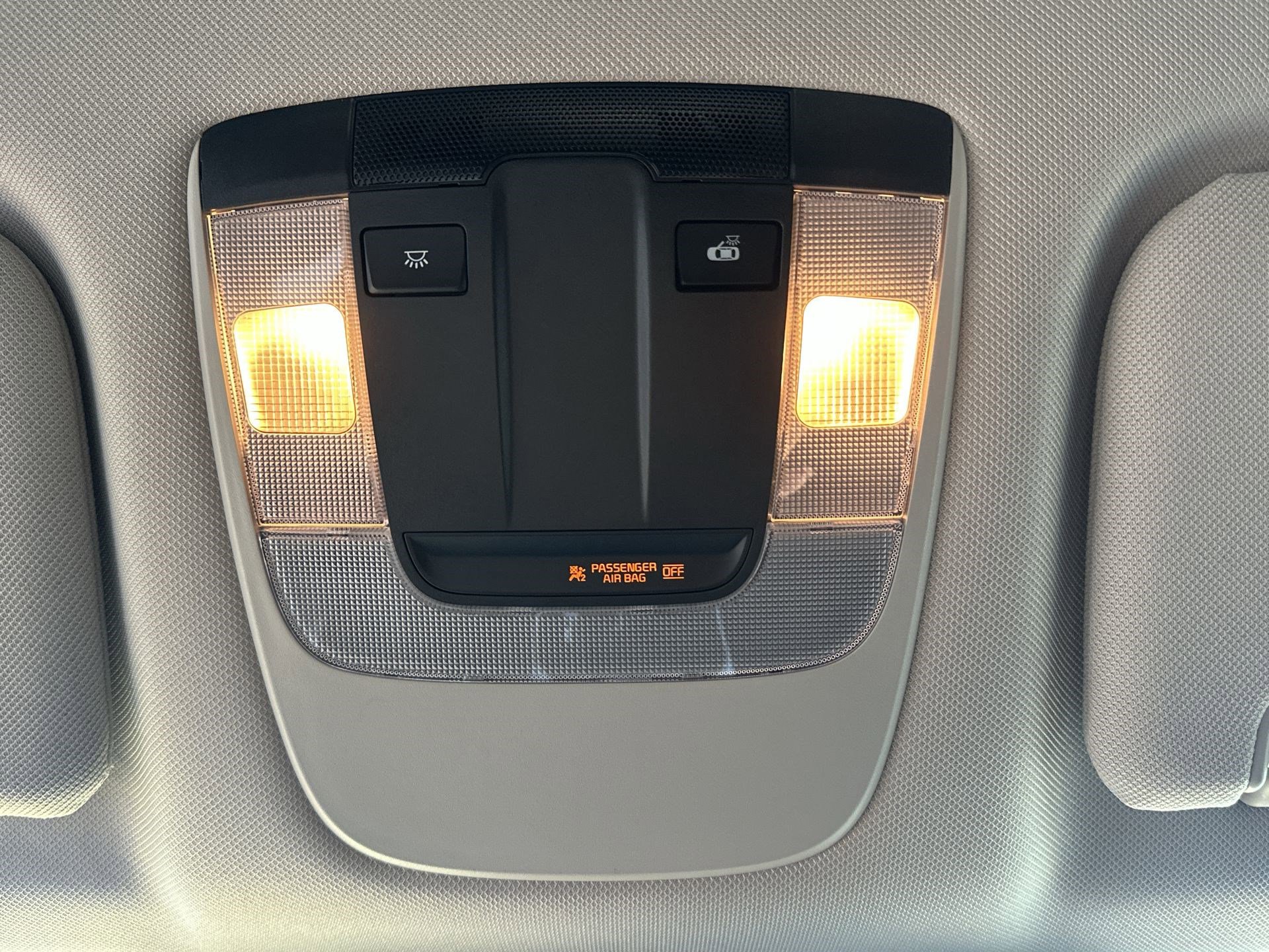 Used 2023 Kia Sorento LX image 16