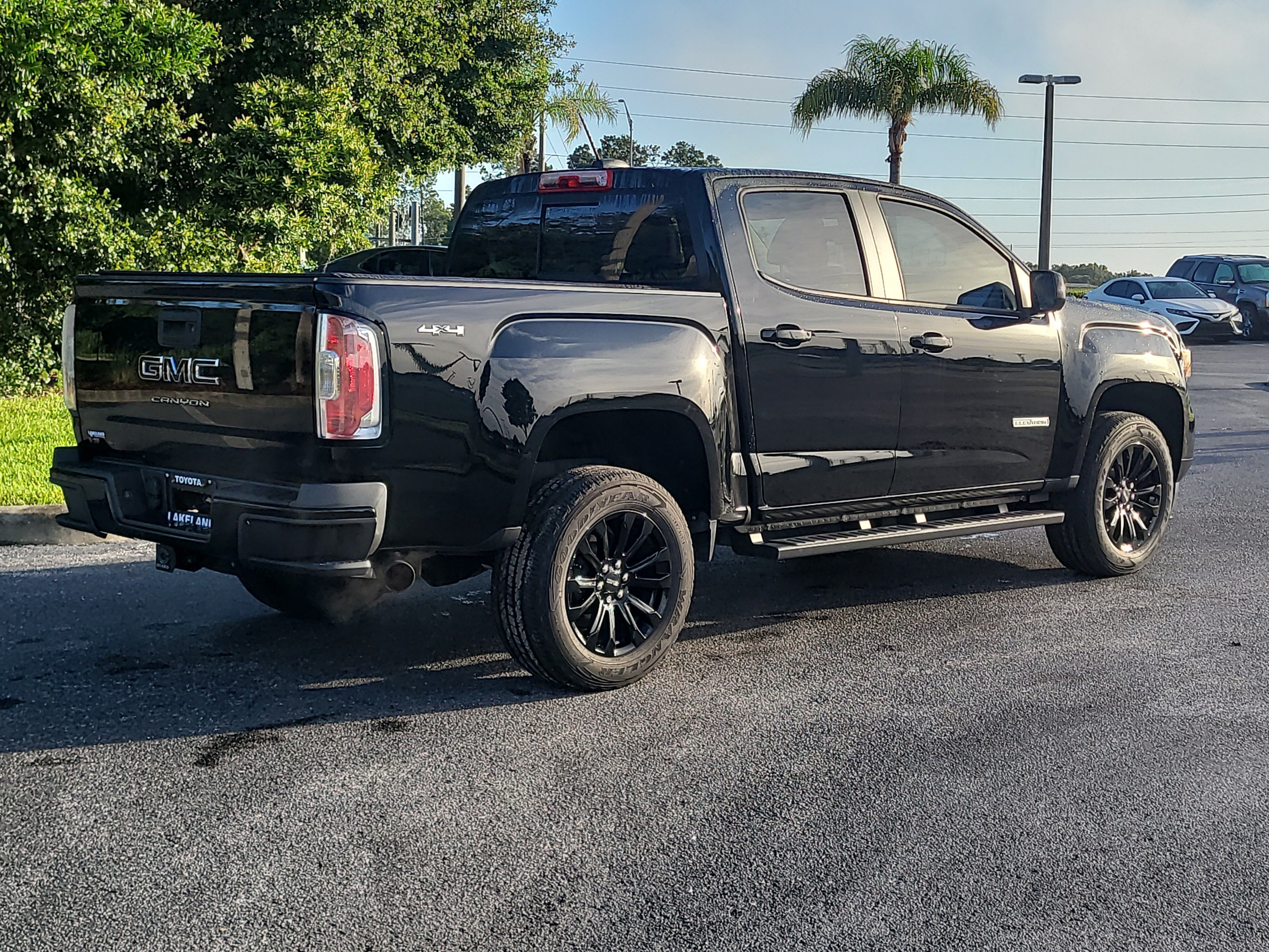 Used 2022 GMC Canyon Elevation w/ Elevation Premium Package AWD/4WD image 7