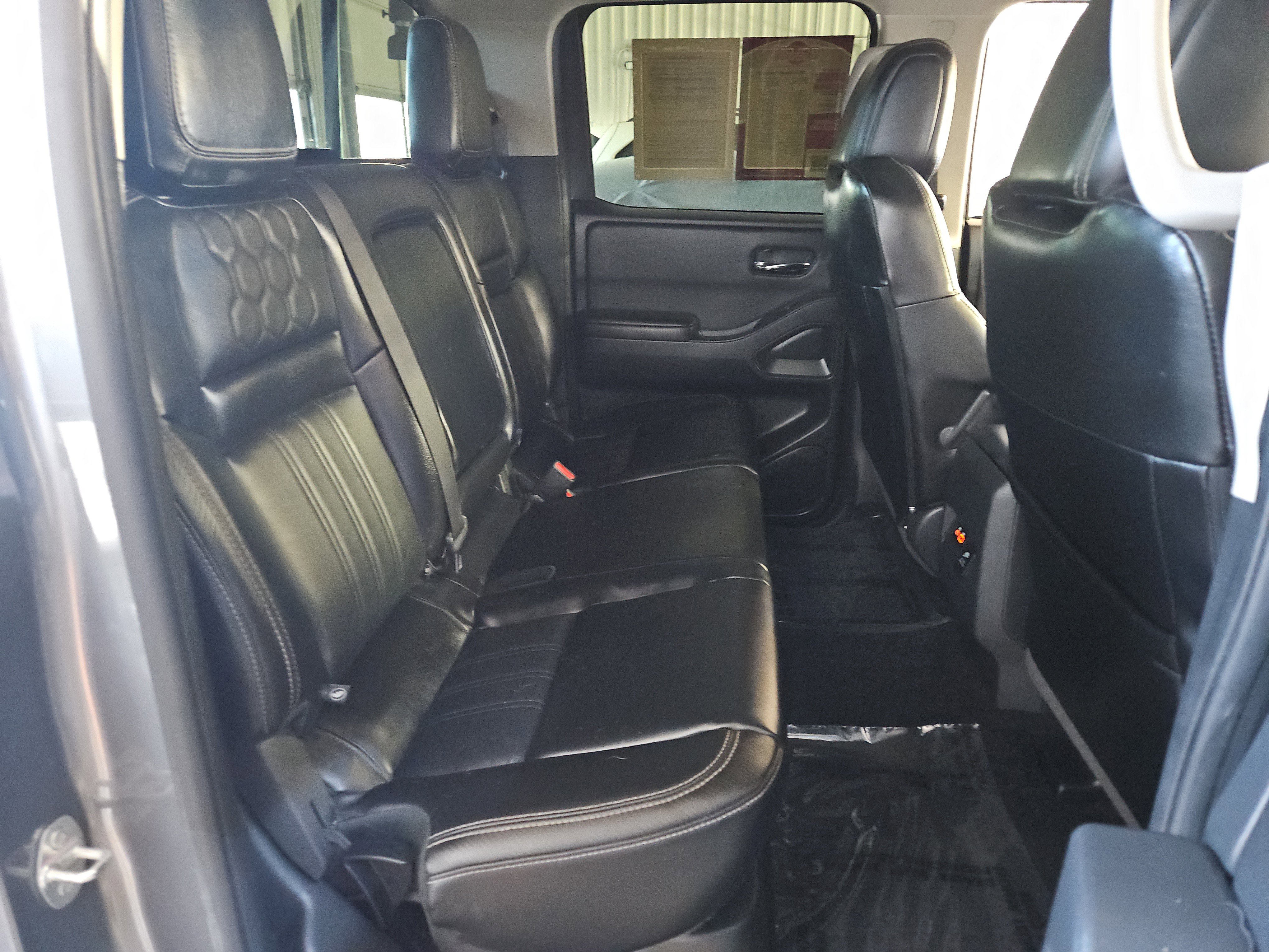 Used 2024 Nissan Frontier SL AWD/4WD image 11