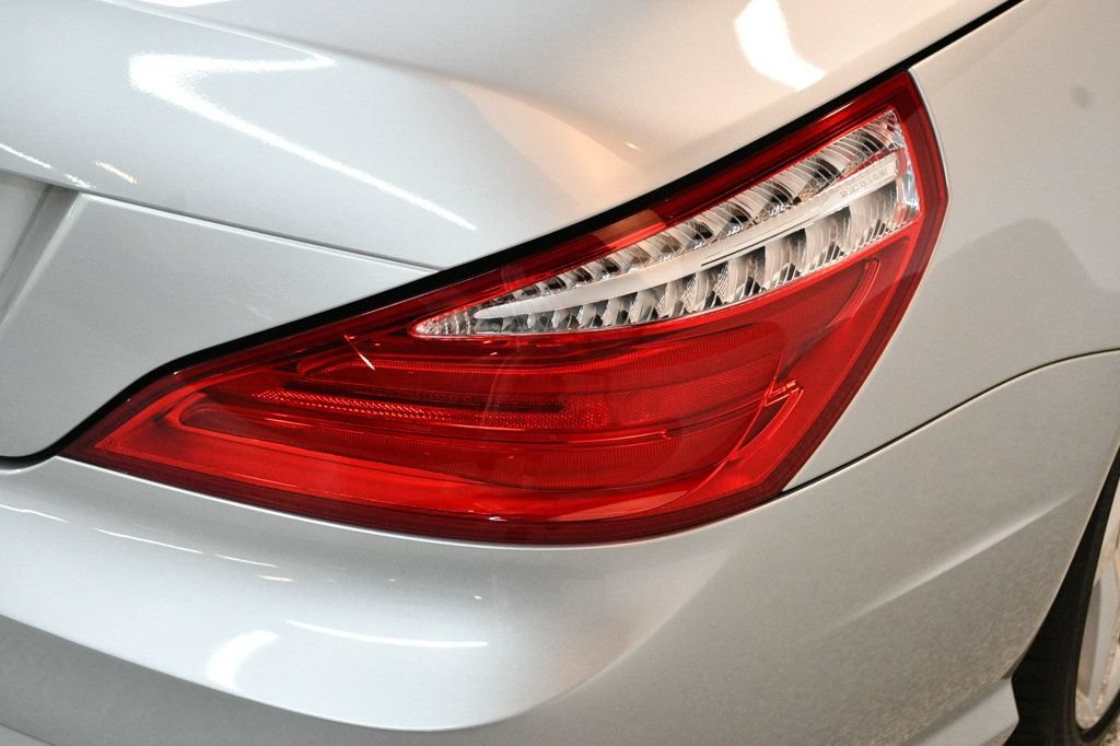 Used 2014 Mercedes-Benz SL 550 image 25