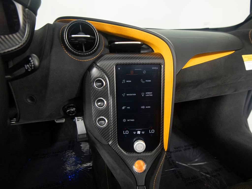 Used 2026 McLaren 750S Spider RWD image 17