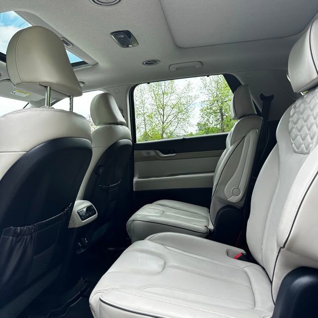 Used 2021 Hyundai Palisade Limited w/ Cargo Package AWD/4WD image 16