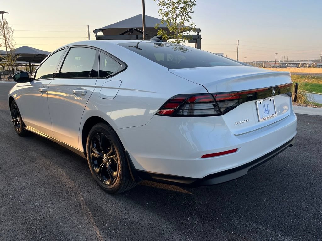 Certified 2025 Honda Accord SE image 6