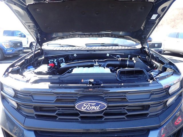 Used 2025 Ford Expedition Active image 16