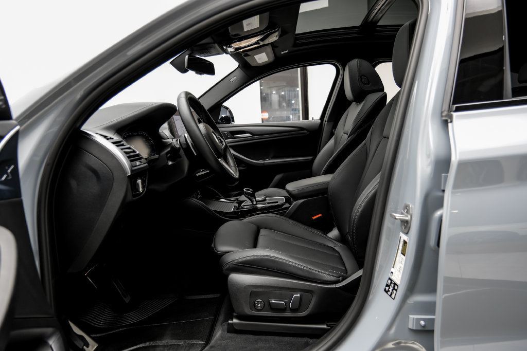 Used 2025 BMW X4 M40i w/ Premium Package AWD/4WD image 6