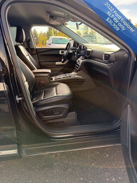 Used 2022 Ford Explorer XLT w/ Equipment Group 202A image 36