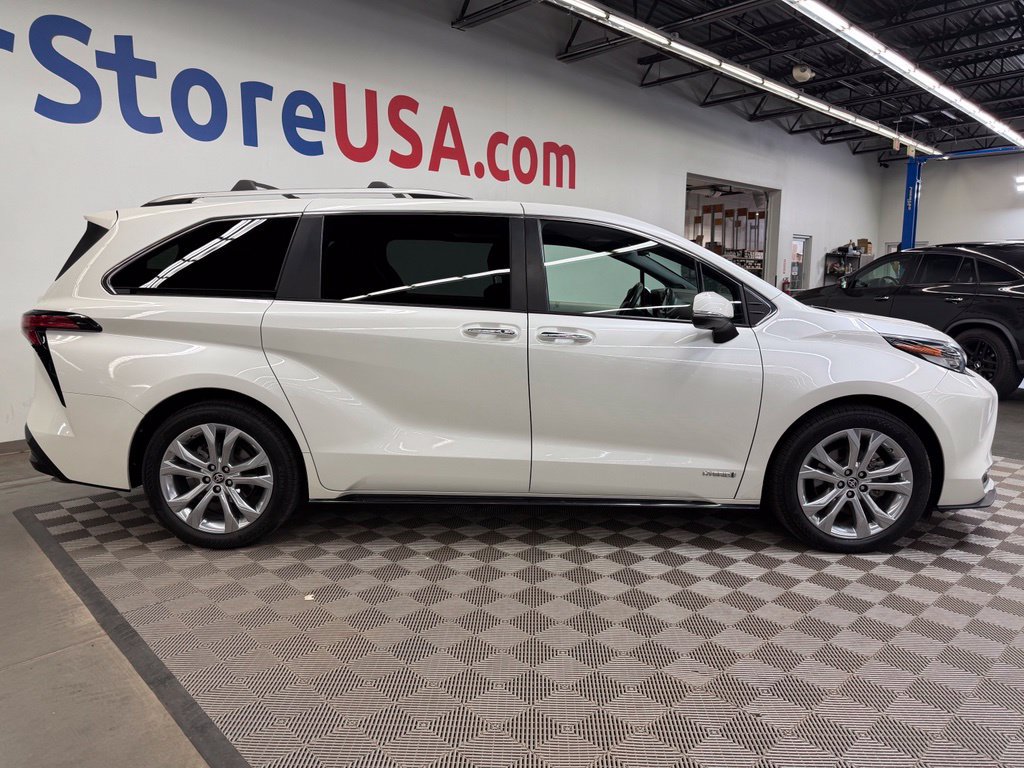 Used 2021 Toyota Sienna Platinum FWD image 7