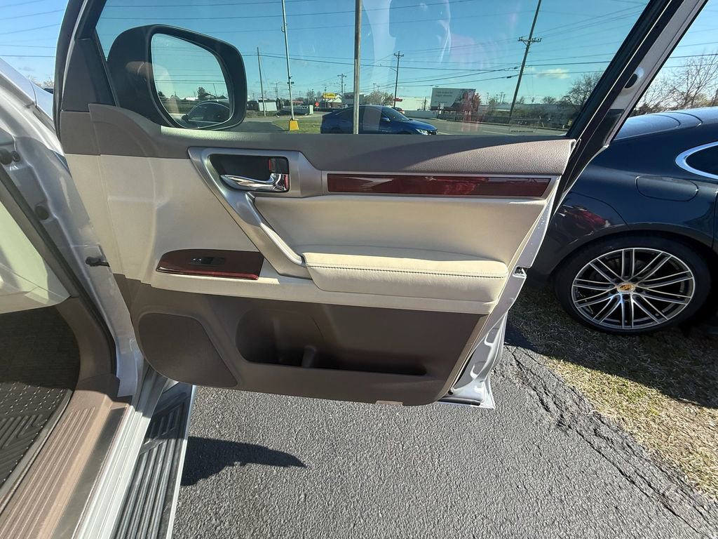 Used 2013 Lexus GX 460 Premium image 22