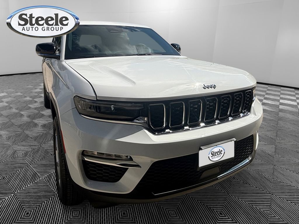 Used 2023 Jeep Grand Cherokee Limited image 7