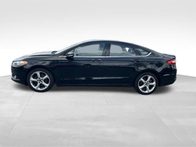 Used 2016 Ford Fusion SE FWD image 4