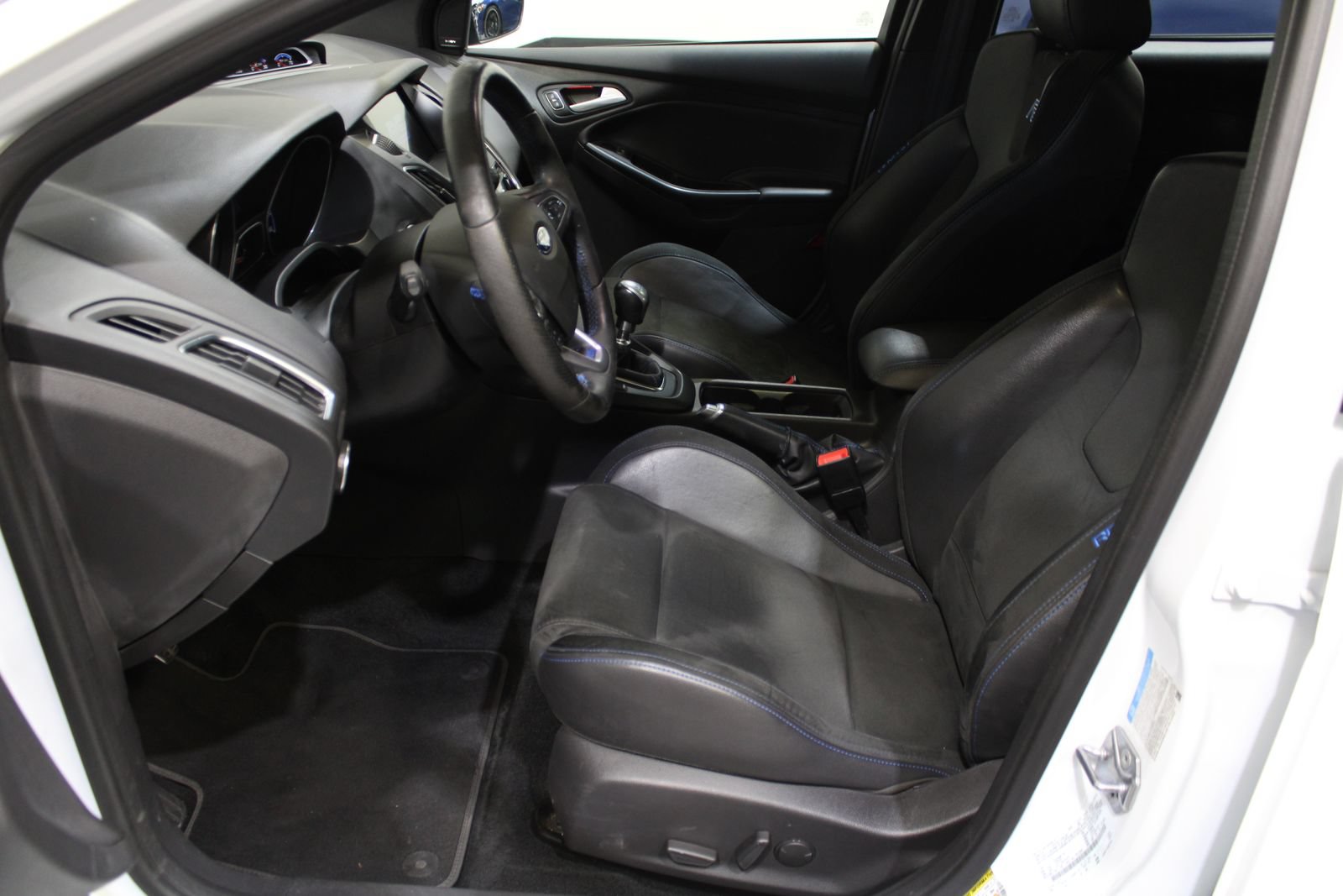 Used 2017 Ford Focus RS AWD/4WD image 21
