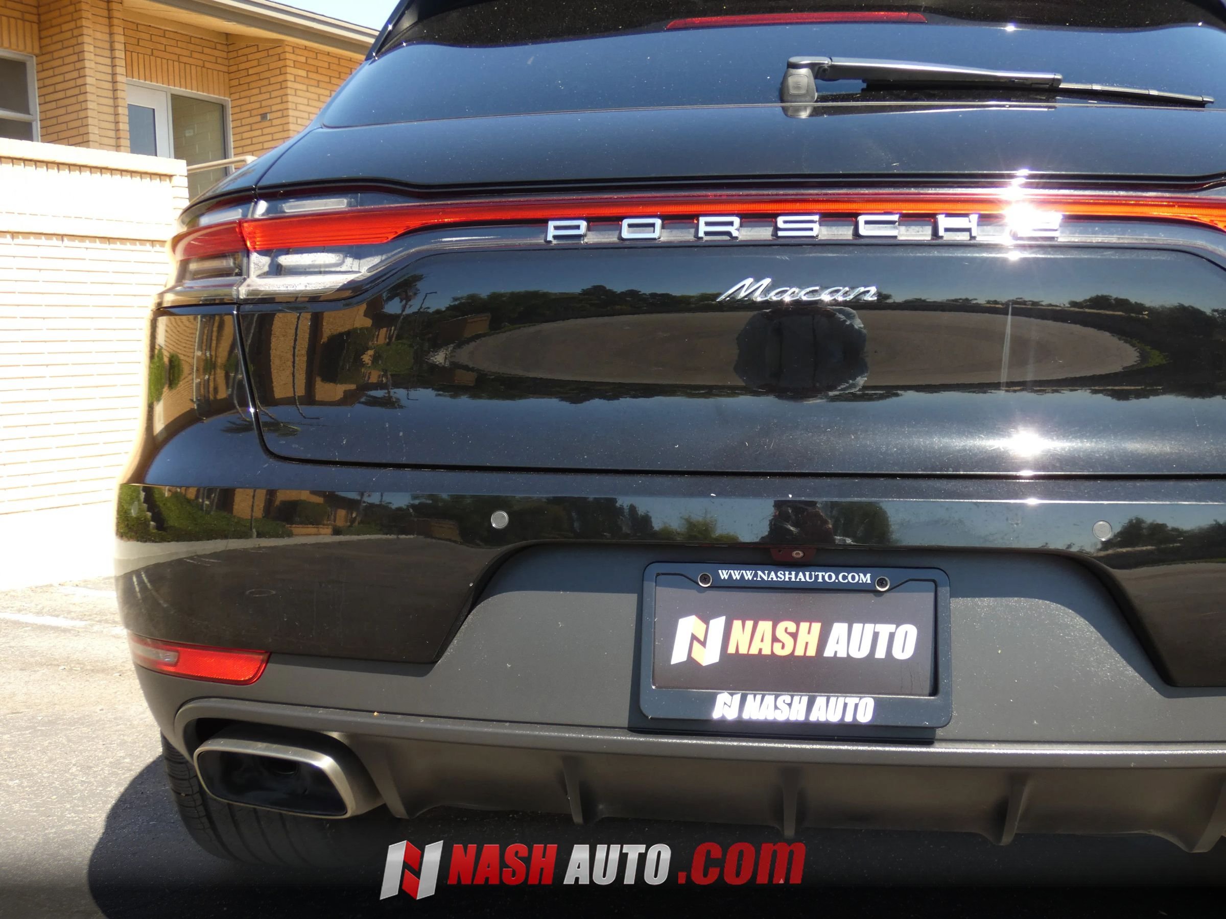 Used 2020 Porsche Macan AWD/4WD image 11