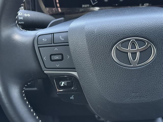 Used 2025 Toyota Camry SE FWD image 14