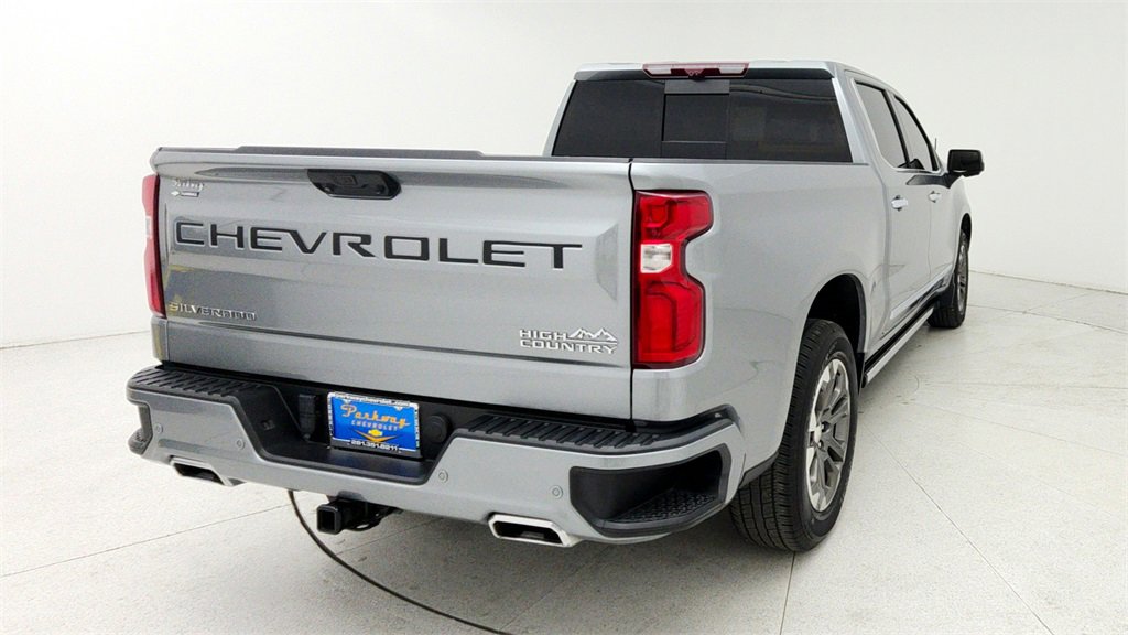 Certified 2023 Chevrolet Silverado 1500 High Country w/ Technology Package image 7