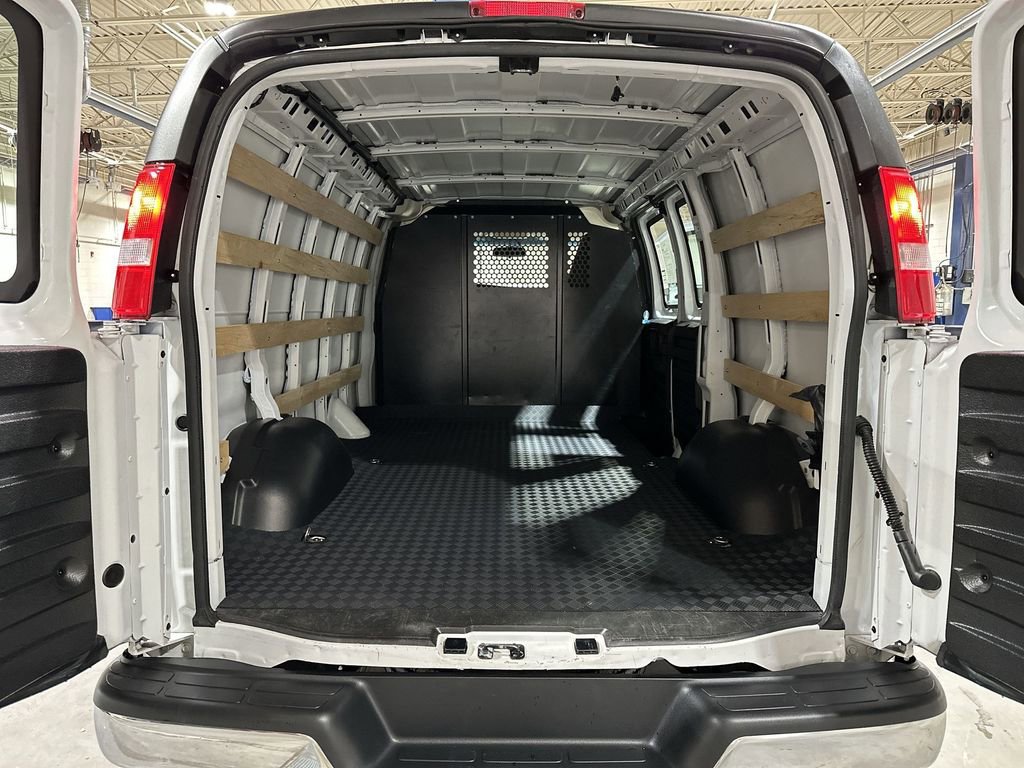 Used 2024 GMC Savana 2500 w/ Driver Convenience Package image 19