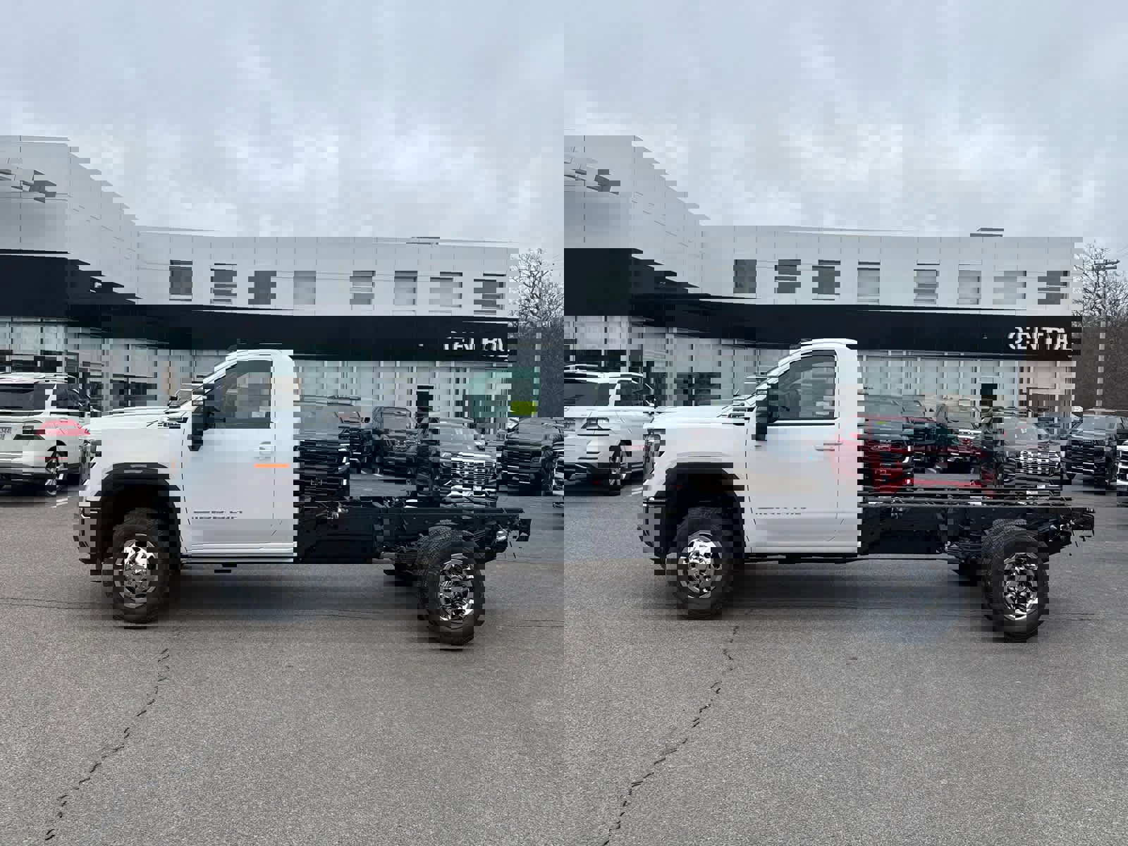 New 2026 GMC Sierra 3500 SLE w/ SLE Convenience Package image 2