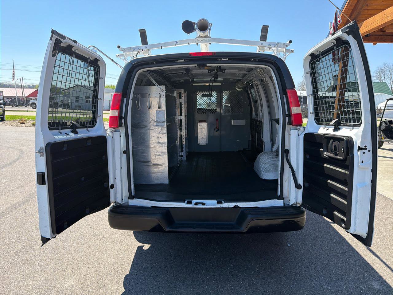 Used 2013 Chevrolet Express 1500 RWD image 17