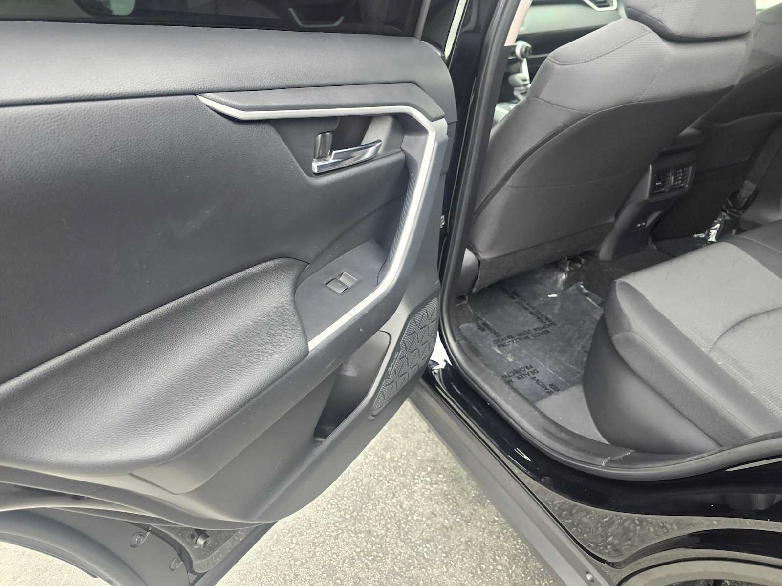 Used 2024 Toyota RAV4 XLE AWD/4WD image 16