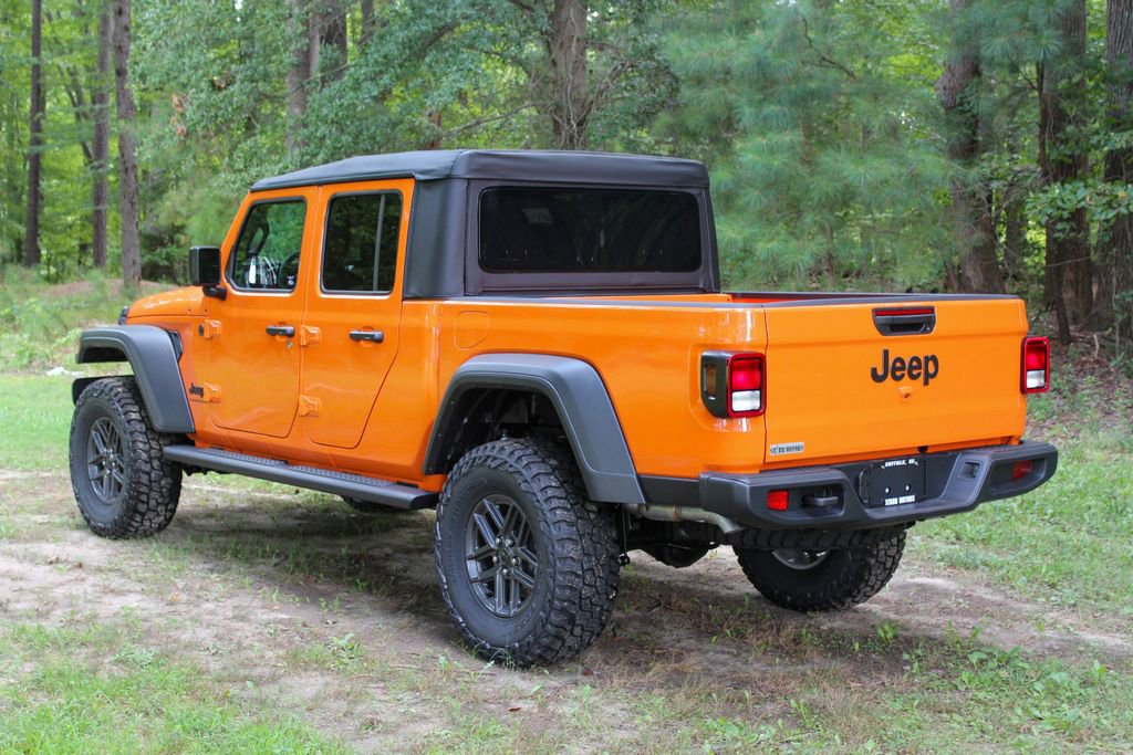 New 2025 Jeep Gladiator Sport image 6