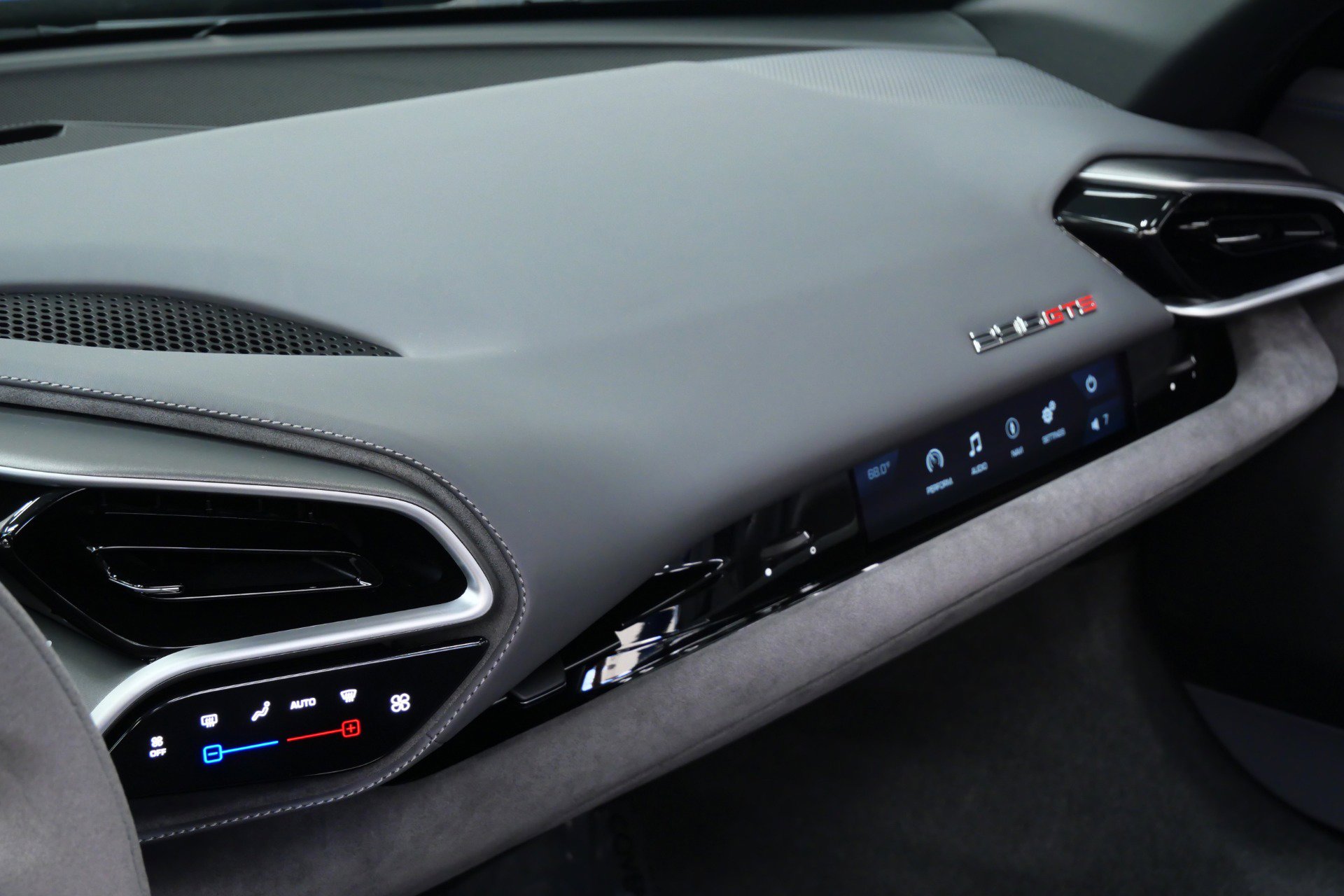 Used 2025 Ferrari 296 GTS image 38