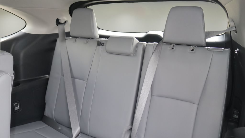 New 2026 Toyota Highlander Platinum AWD/4WD image 16