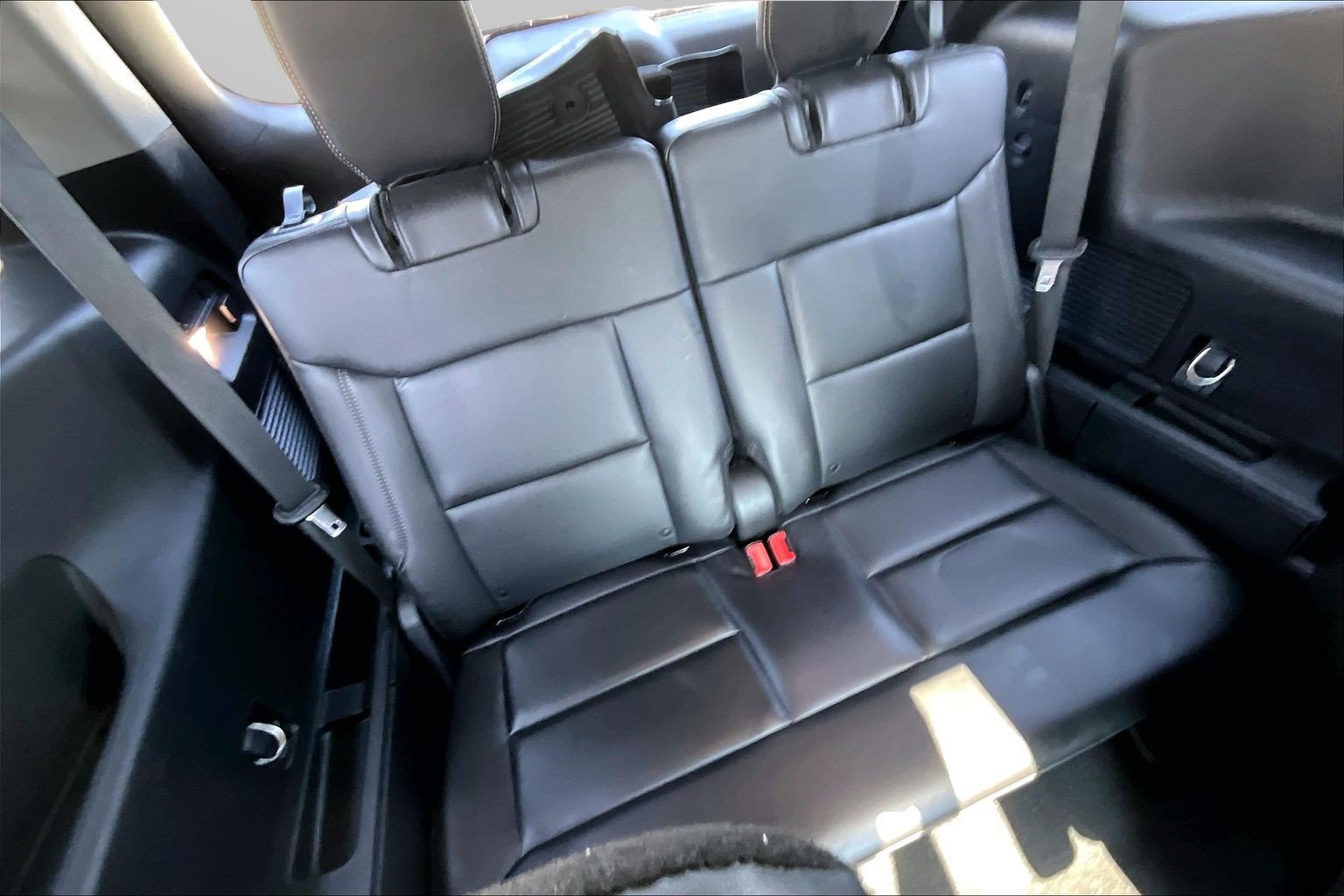 Used 2023 Ford Explorer XLT w/ Equipment Group 202A AWD/4WD image 19