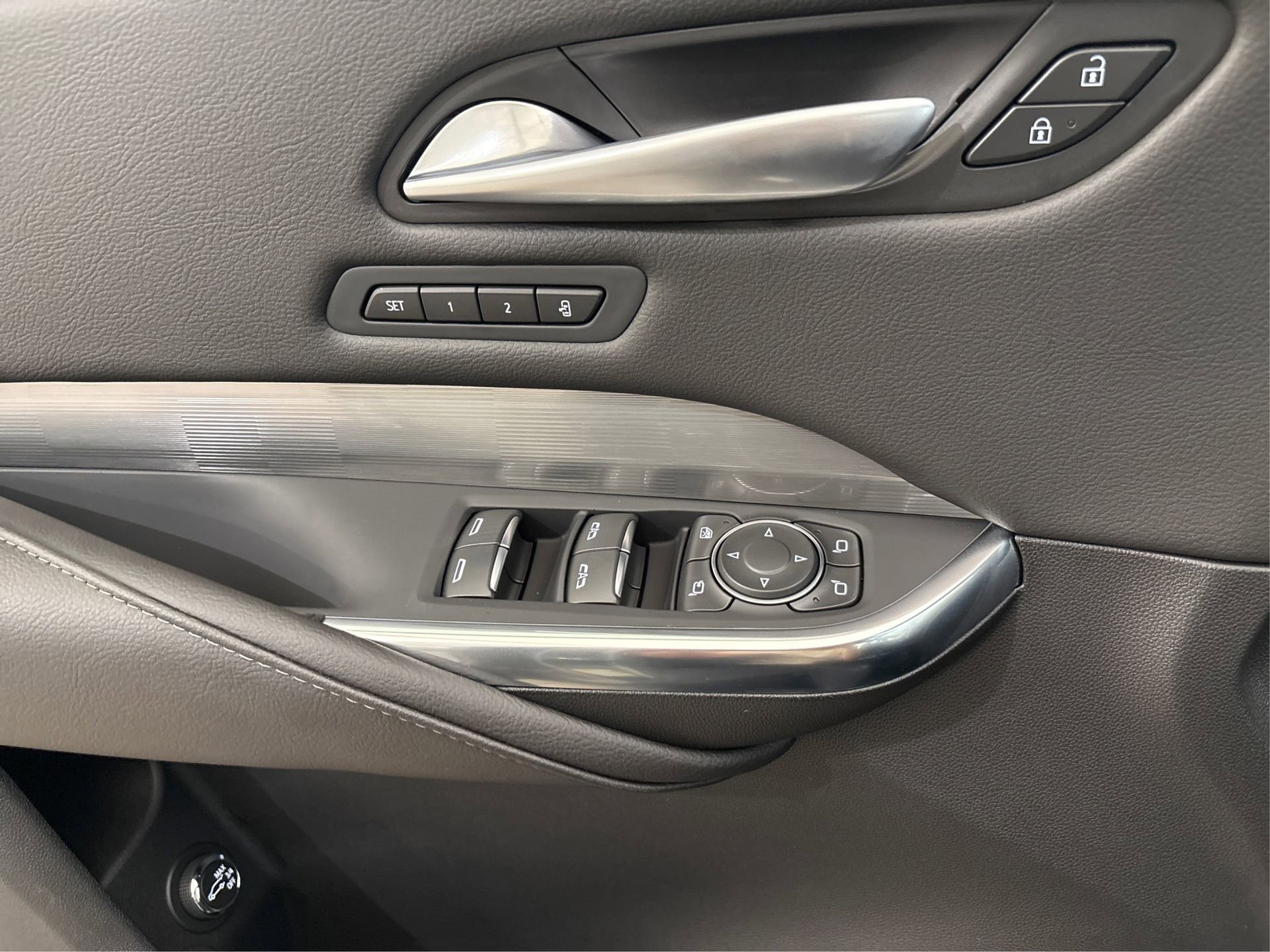 New 2025 Cadillac XT4 Premium Luxury image 18