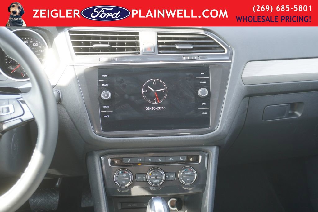 Used 2021 Volkswagen Tiguan SE image 16