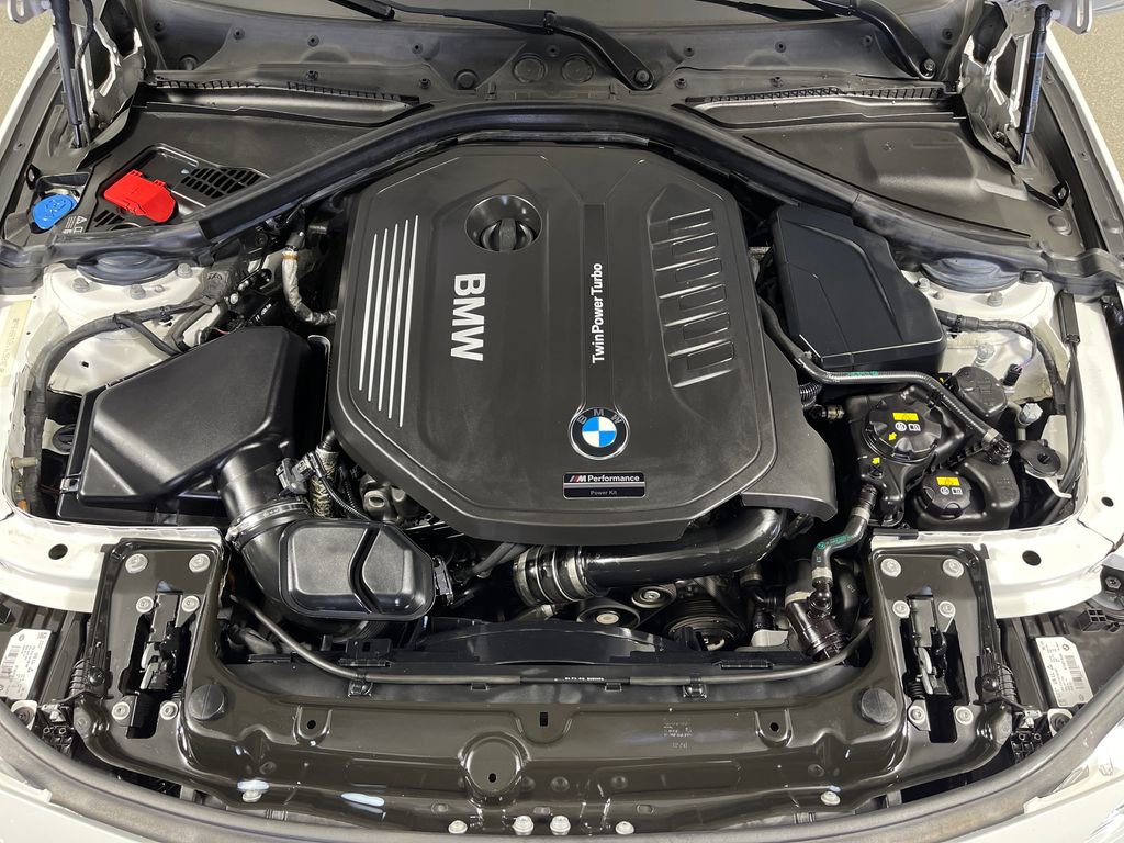 Used 2018 BMW 340i Sedan w/ Premium Package RWD image 9