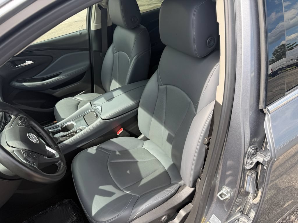 Used 2020 Buick Envision Essence AWD/4WD image 20