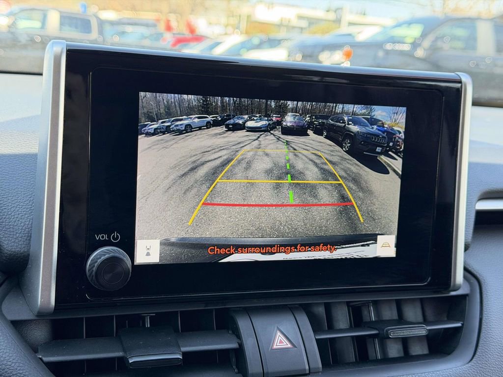 Used 2024 Toyota RAV4 XLE AWD/4WD image 29