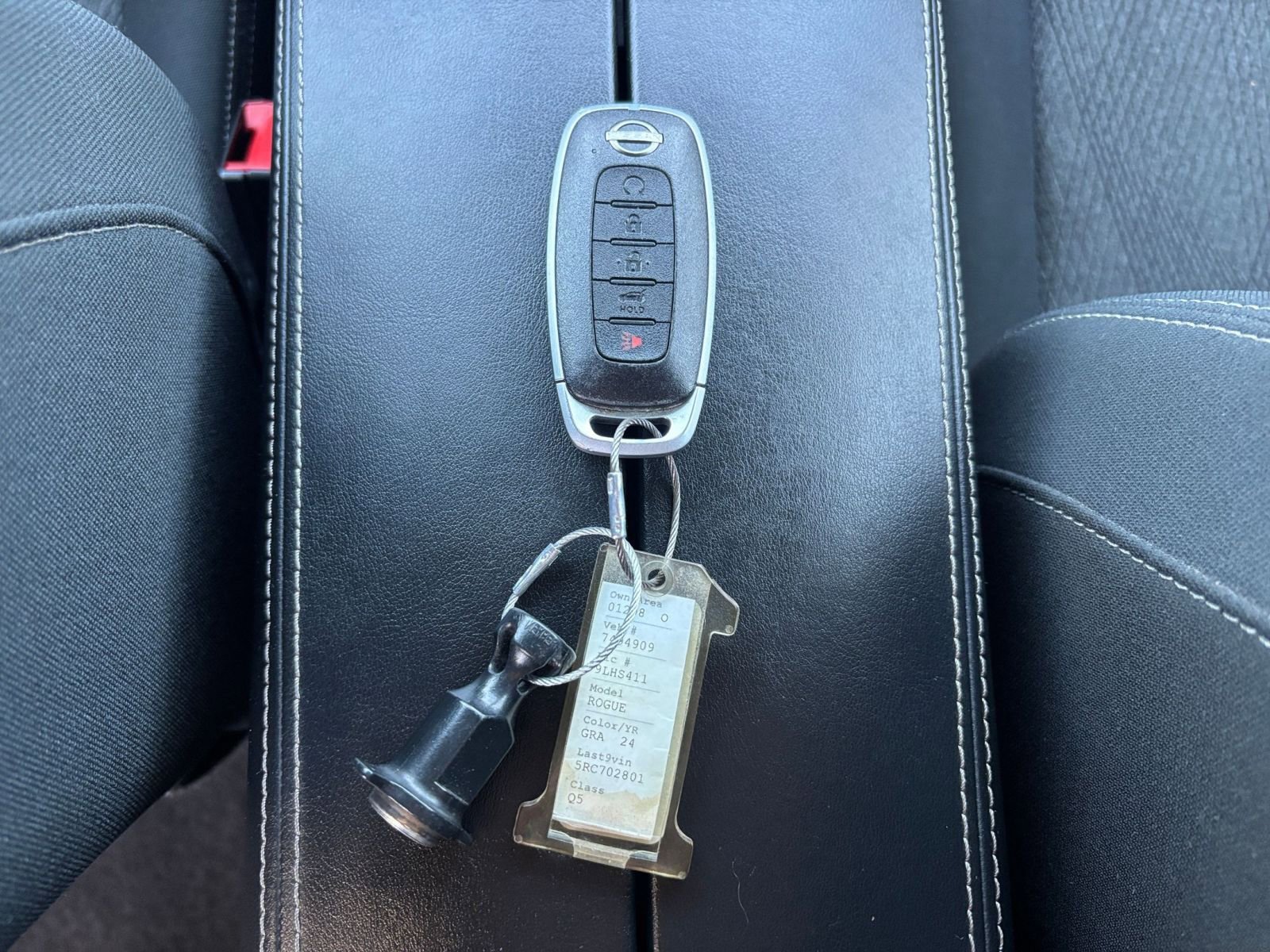 Used 2024 Nissan Rogue SV image 22