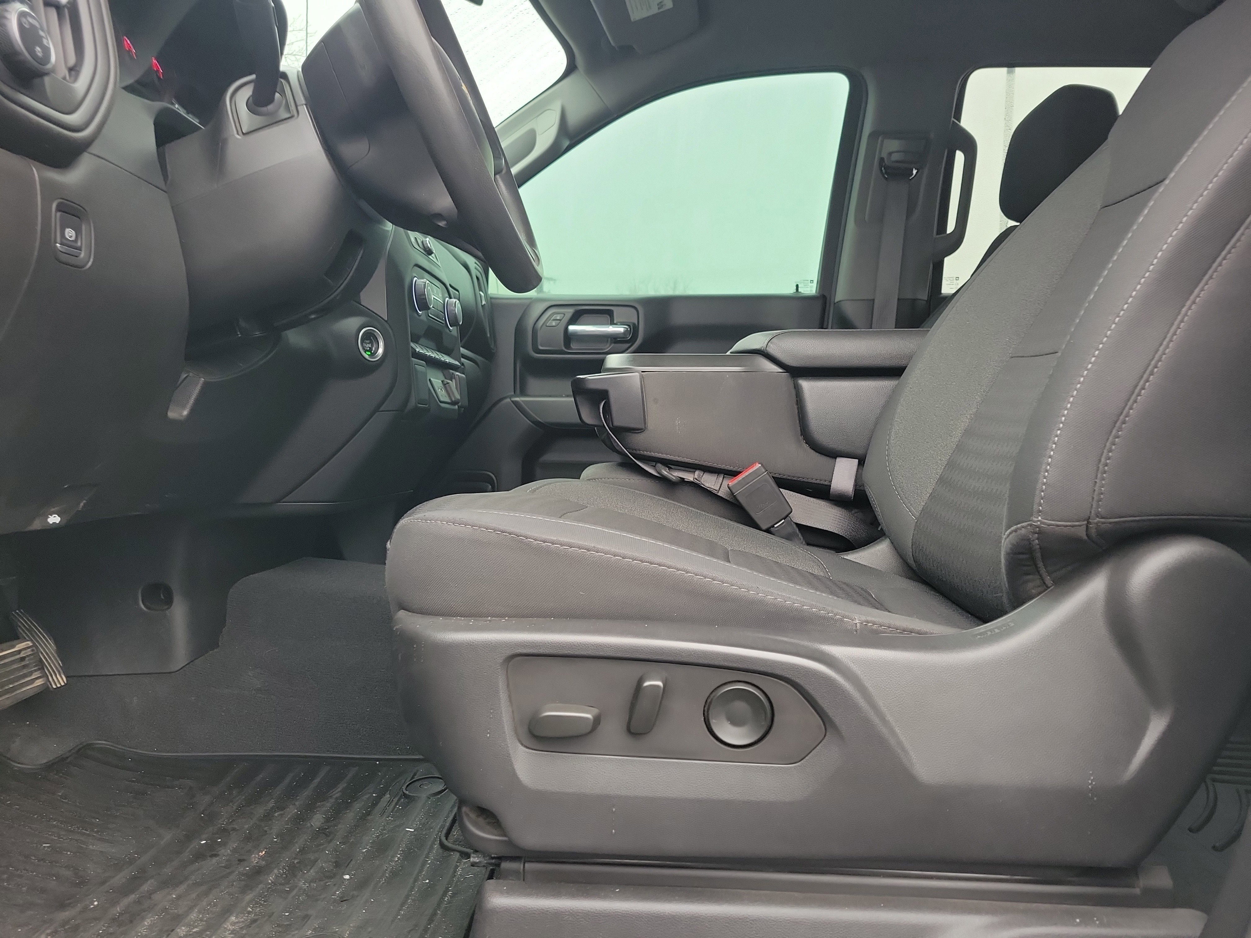 Used 2022 Chevrolet Silverado 1500 Custom image 16