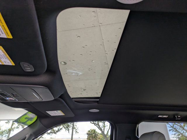 Used 2023 Ford F150 Lightning Platinum image 23