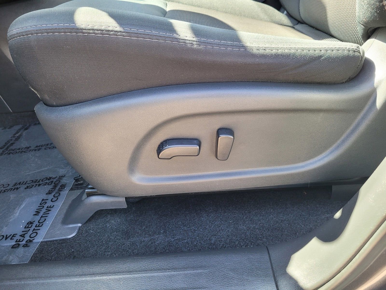 Used 2018 Nissan Pathfinder SV w/ SV Tech Package image 10